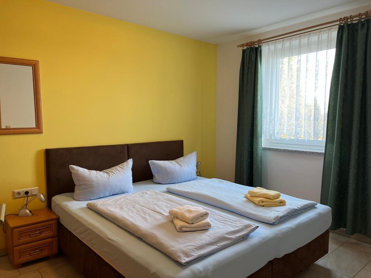 Gaststaette & Pension Waldschloesschen Oberhof  Exterior foto