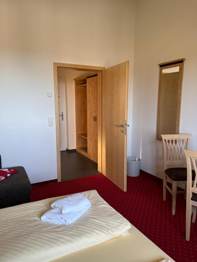 Gaststaette & Pension Waldschloesschen Oberhof  Exterior foto