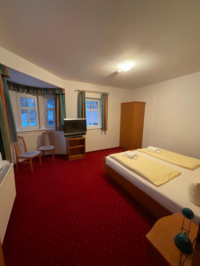 Gaststaette & Pension Waldschloesschen Oberhof  Exterior foto