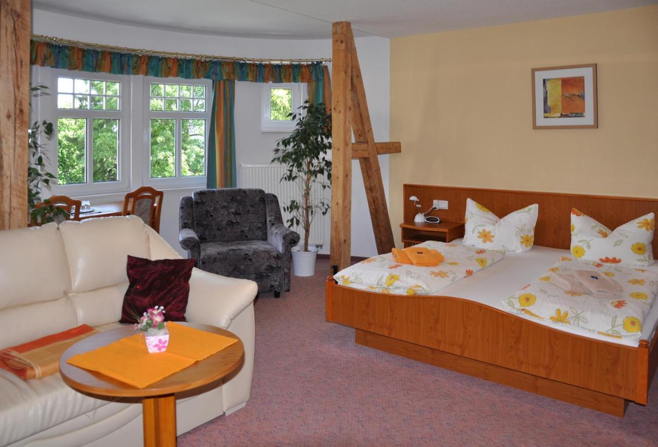 Gaststaette & Pension Waldschloesschen Oberhof  Exterior foto
