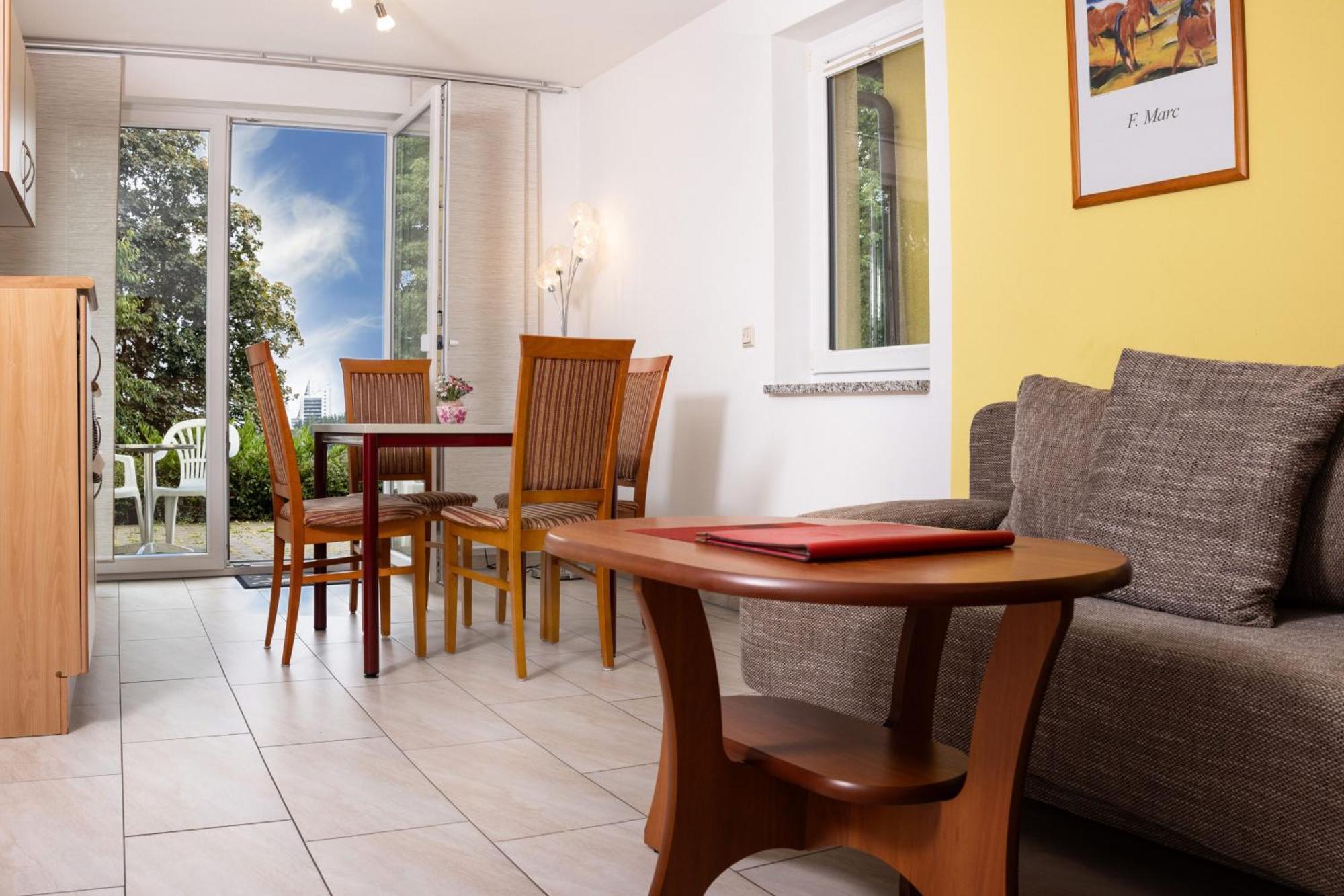 Gaststaette & Pension Waldschloesschen Oberhof  Exterior foto