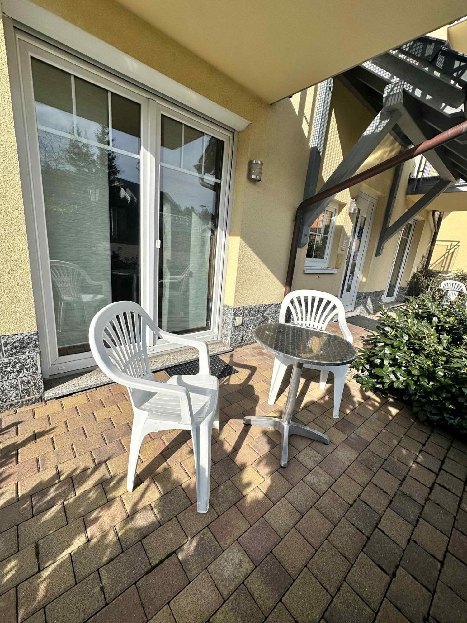 Gaststaette & Pension Waldschloesschen Oberhof  Exterior foto