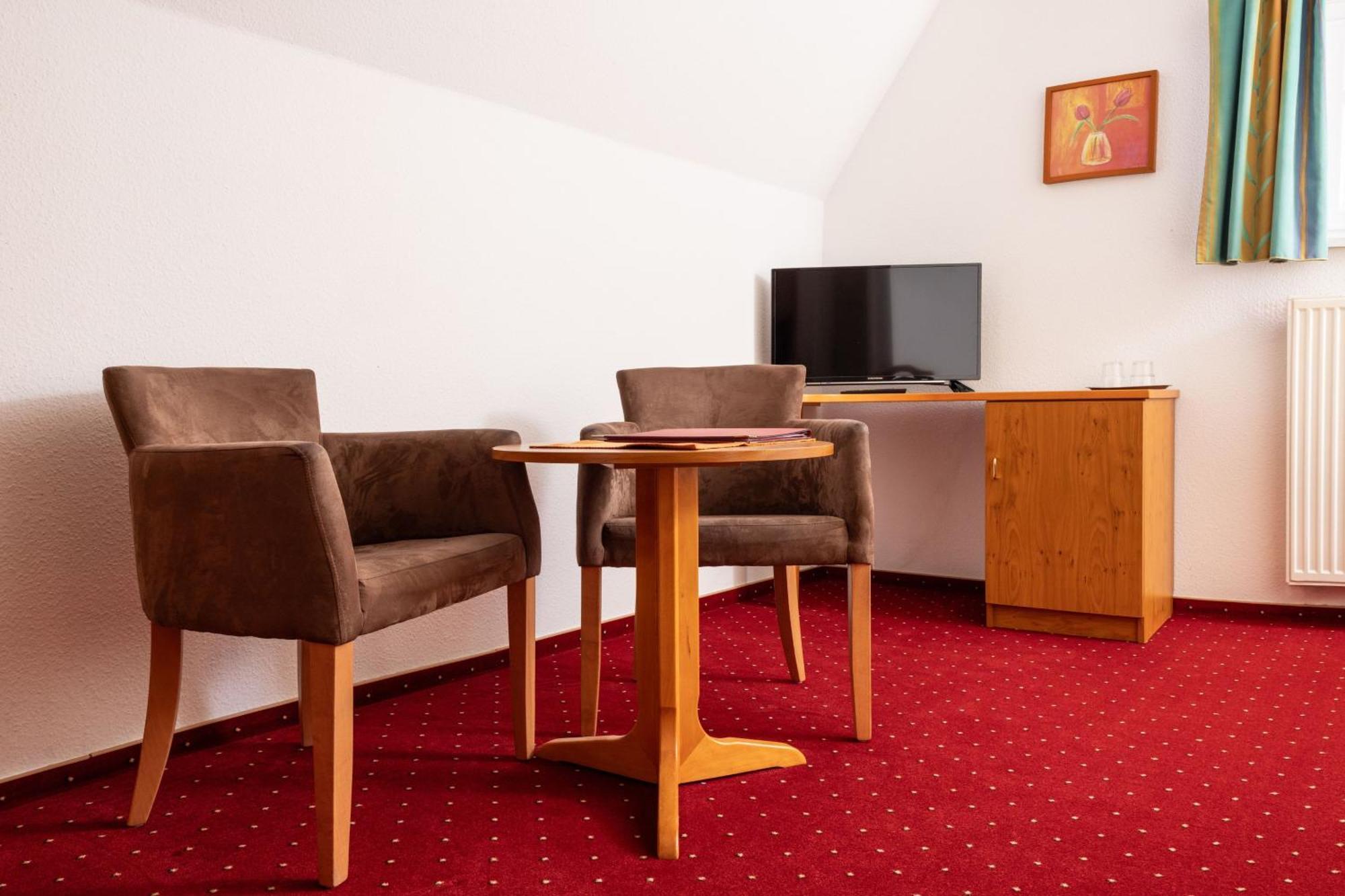 Gaststaette & Pension Waldschloesschen Oberhof  Exterior foto